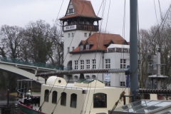 p1000324